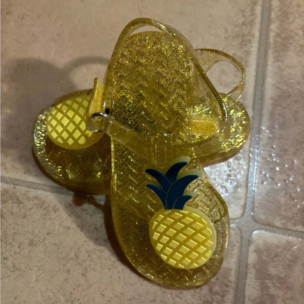 NWOT pineapple jelly sandals size 7